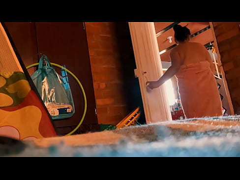 ❤️ Mein Onkel folgt mir in die Dusche, er fickt mich, während ich dusche. ️❌ Sex video bei uns ️❤