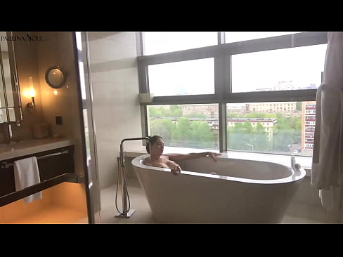 ❤️ Riesiges Babe wichst leidenschaftlich ihre Muschi im Badezimmer ️❌ Sex video bei uns ️❤