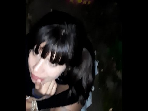 ❤️ Auf der Straße geschwollenen Penis im Austausch für Süßigkeiten ️❌ Sex video bei uns ️❤