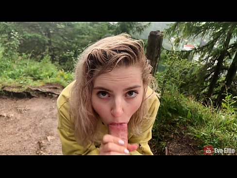 ❤️ Mädchen schluckt Sperma nach einem öffentlichen Blowjob - Eva Elfi ️❌ Sex video bei uns ️❤